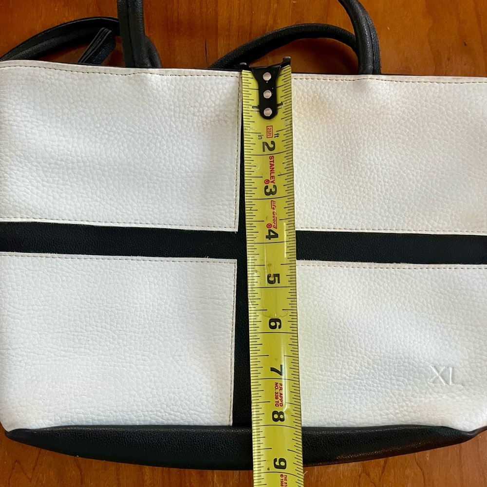 Vintage 1980’s Black and White Pebbled Leather Cross-Accent Checker Shoulder Bag - Picture 10 of 14